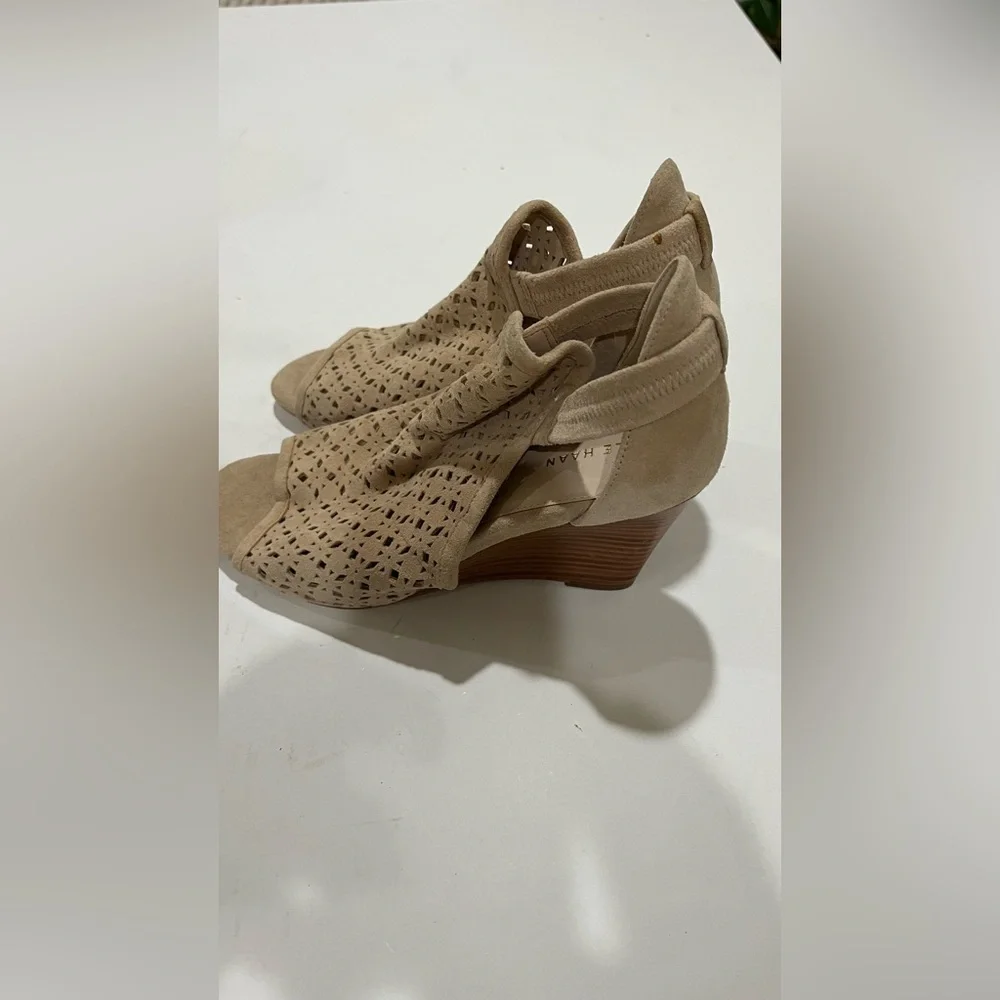 Cole Haan  wedges perforated nude color leather 7.5 NWT